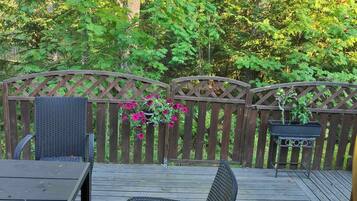 House, 1 Bedroom, Balcony | Garden
