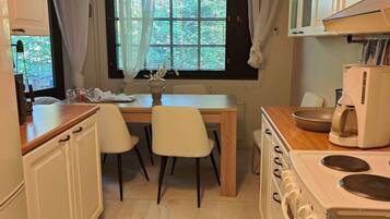 Hus, 1 soverom, balkong | Spiseområde