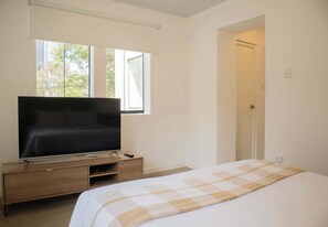 1 habitación, tabla de planchar con plancha, wifi y ropa de cama