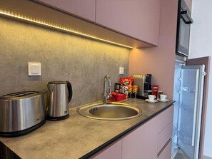 Room, 1 Bedroom, Terrace | Interior