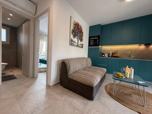 Room, 1 Bedroom, Terrace | Living area