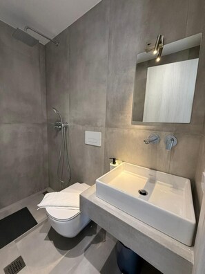 Room, 2 Bedrooms, Balcony, City View | Bathroom - Room-villa Maria Lux Apartments by Bookv (Nea Propontida)