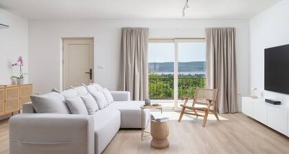 Luxusvilla Casa Sorelle mit Meerblick, beheiztem infinity-Pool, Grill – ideal für Familien