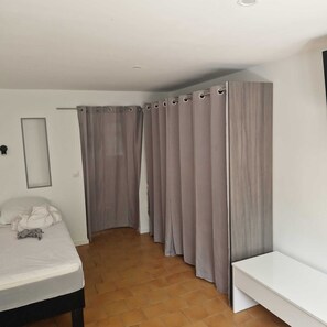 1 Schlafzimmer, Bügeleisen/Bügelbrett, Bettwäsche