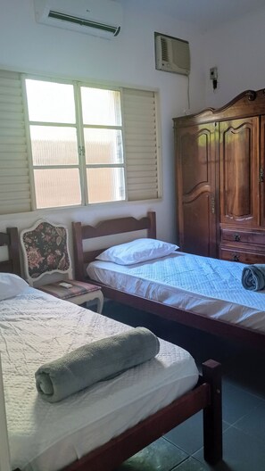 3 間睡房、書桌、免費 Wi-Fi、床單