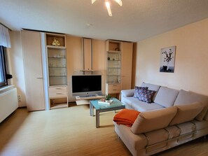 Living area - Am Wald Comfortable Holiday Residence (Unterwellenborn)