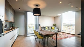 Superior Duplex | Private kitchen | Fridge, microwave, oven, stovetop