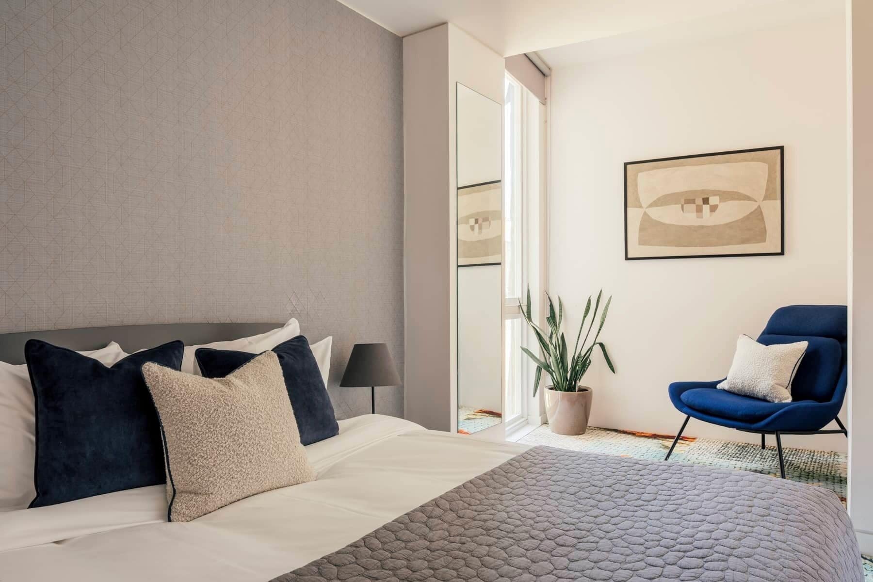 Superior Apartment | Laptop workspace, iron/ironing board, free WiFi, bed sheets