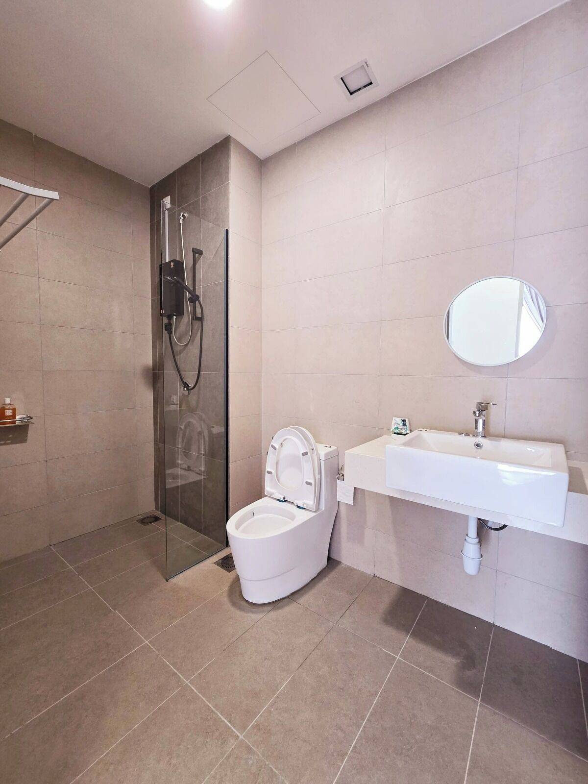 Family Apartment, City View | Bathroom