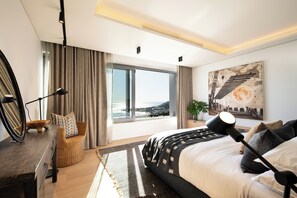 Apartment | Private kitchen | Full-size fridge, microwave, oven, dishwasher - An African Story (Cape Town)