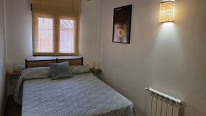 4 soverom, strykejern/-brett, wi-fi (inkludert) og sengetøy