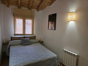 4 soverom, strykejern/-brett, wi-fi (inkludert) og sengetøy