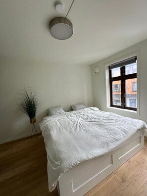 Lejlighed - 2 soveværelser - ryger - terrasse | 2 soveværelser, lydisolering