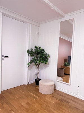 Apartament, 2 dormitoris, terrassa, vistes al jardí | Interior