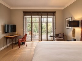 Quarto casal luxo, sacada, vista para o lago | Terraço/pátio