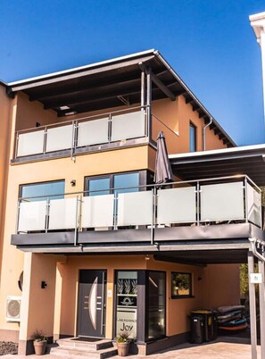 House | Exterior - Lagunenhaus Joy Comfortable Holiday Residence (Neukieritzsch)