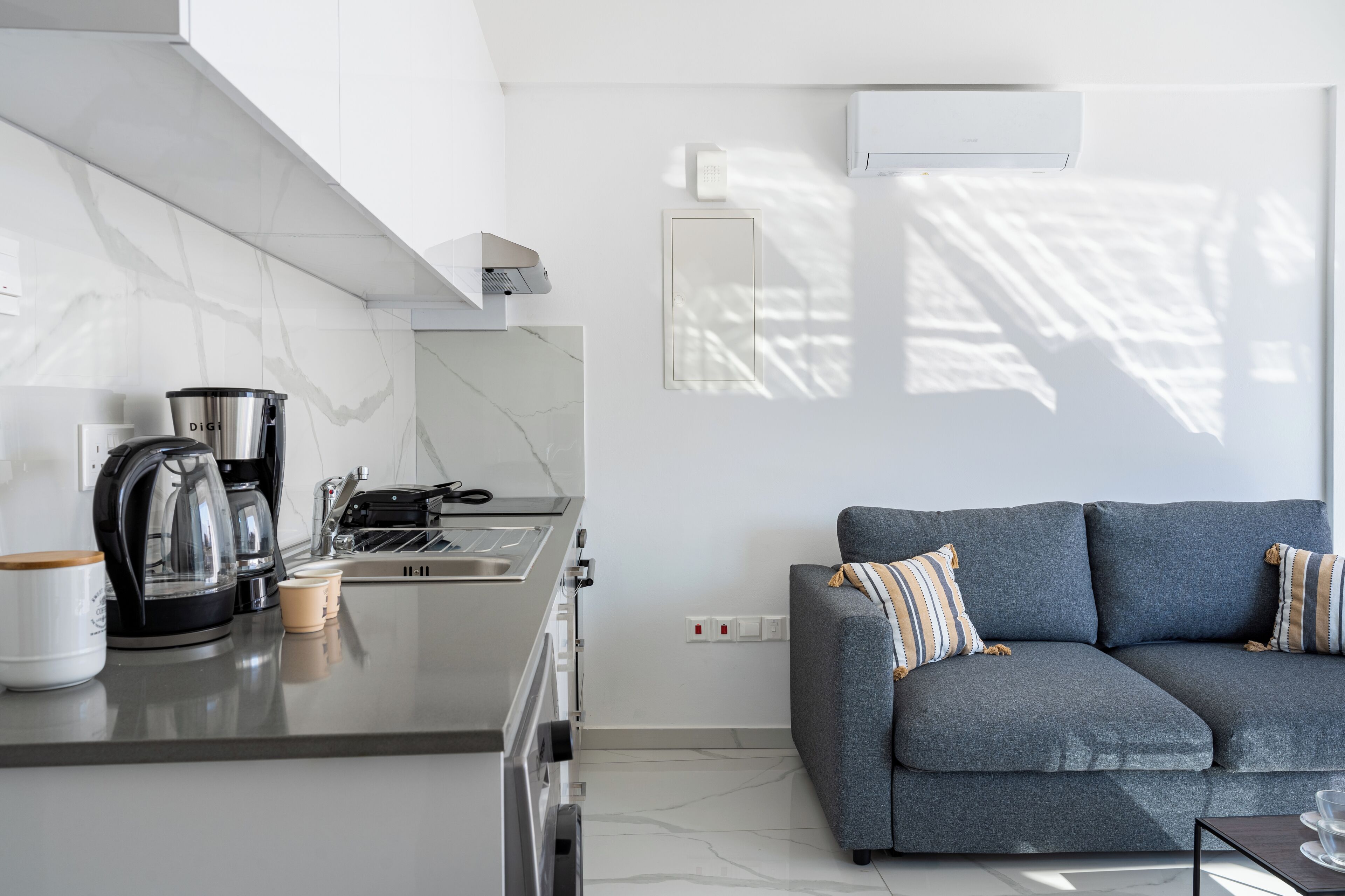 Estúdio, 1 cama de casal e sofá-cama, cozinha, vista para a cidade | Cozinha privada | Geladeira grande, micro-ondas, fogão, cooktop