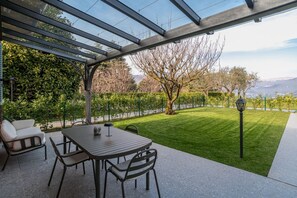 تناول الطعام بالخارج