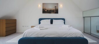 Stylish 3-Bed Retreat with Garden and Parking