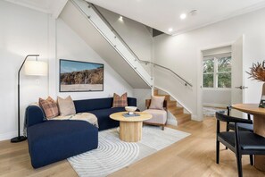 Departamento, 2 habitaciones (with Study) | Área de sala de estar