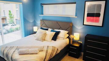 3 bedrooms, desk, iron/ironing board, WiFi