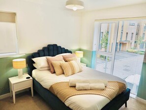 3 bedrooms, desk, iron/ironing board, WiFi