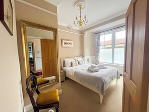 1 bedroom, desk, iron/ironing board, WiFi - Luxury 1 Bedroom Apartment in Southend w Parking (Southend-on-sea)