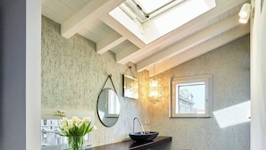 Apartment, 1 Bedroom, City View | Bathroom - Exclusive Suite in the Heart of Bologna (Bologna)