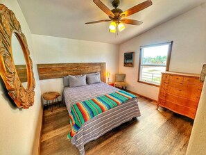 2 bedrooms, desk, iron/ironing board, free WiFi