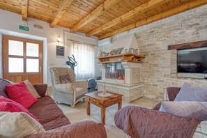Villa familiar, 4 habitaciones, chimenea (Casa Rustica Felker) | Interior