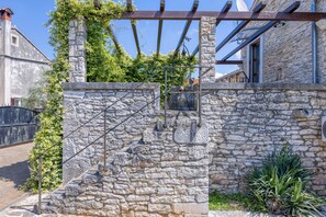 Villa familiar, 4 habitaciones, chimenea (Casa Rustica Felker) | Jardines del alojamiento