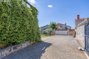 Family Villa, 4 Bedrooms, Fireplace (Casa Rustica Felker) | Property grounds - Casa Rustica Felker (Marcana)