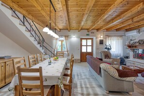 Family Villa, Multiple Bedrooms (Casa Rustica Felker) | Dining - Casa Rustica Felker (Marcana)