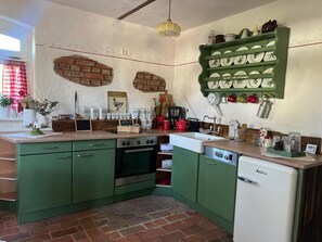 Kühlschrank, Ofen, Herdplatte, Geschirrspüler