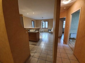 Departamento clásico, vista a la montaña | Área de sala de estar