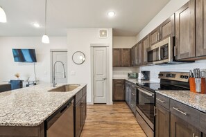 Fridge, microwave, oven, stovetop - Chisholm Trace 1234 I Spacious 1 Bed 1 Bath (Cleburne)