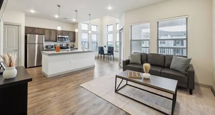 Chisholm Trace 531 I Comfy 2 Bed 2 Bath