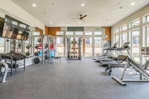 Fitness facility - Chisholm Trace 734 I Spacious 1 Bed 1 Bath (Cleburne)