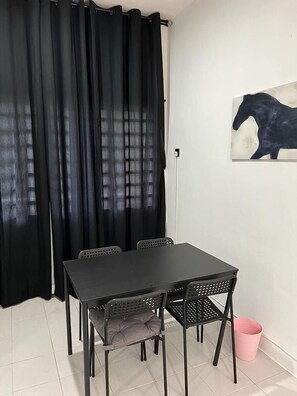 คอมฟอร์ทอพาร์ทเมนท์ | ห้องนั่งเล่น