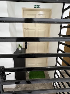 Comfort Apartment | 3 bedrooms, blackout drapes, free WiFi - Pusing Apartment (Pusing)