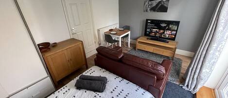 2 bedrooms, iron/ironing board, WiFi (surcharge), bed sheets