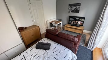 2 chambres, fer et planche Ă repasser, Wi-Fi gratuit, draps fournis