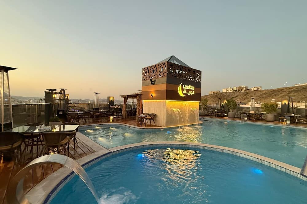Le Reve Hotel