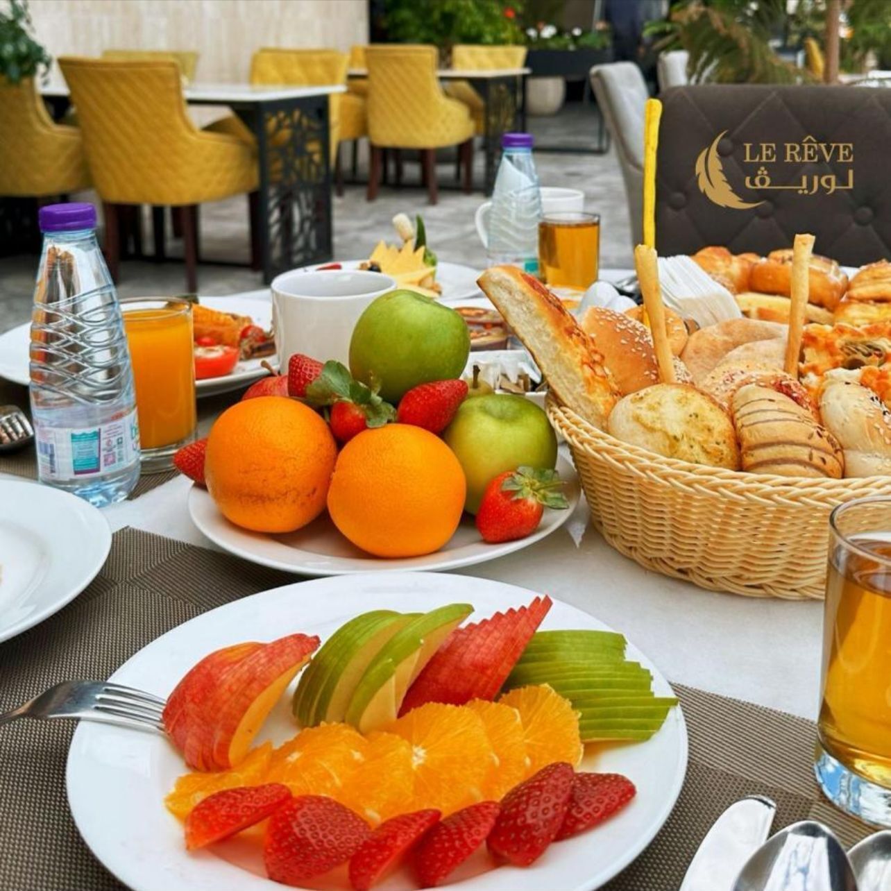 Sarapan prasmanan
