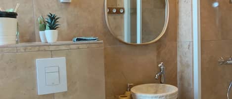 Departamento económico, vista a la ciudad | Baño