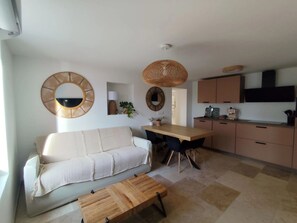 Appartement Standard, vue ville | Coin séjour