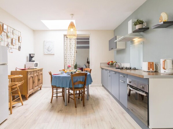 Fridge, microwave, dishwasher