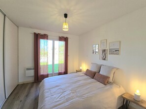 3 bedrooms, free WiFi - Périgord house with private pool, internet, pets allowed (Beaumontois en Périgord)