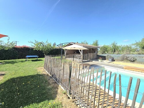 Maison périgourdine avec piscine privative, internet et animaux acceptés