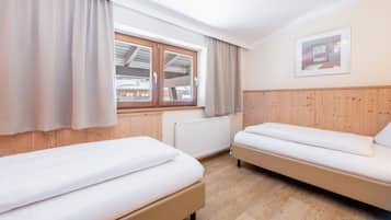 1 bedroom, hypo-allergenic bedding, in-room safe, desk
